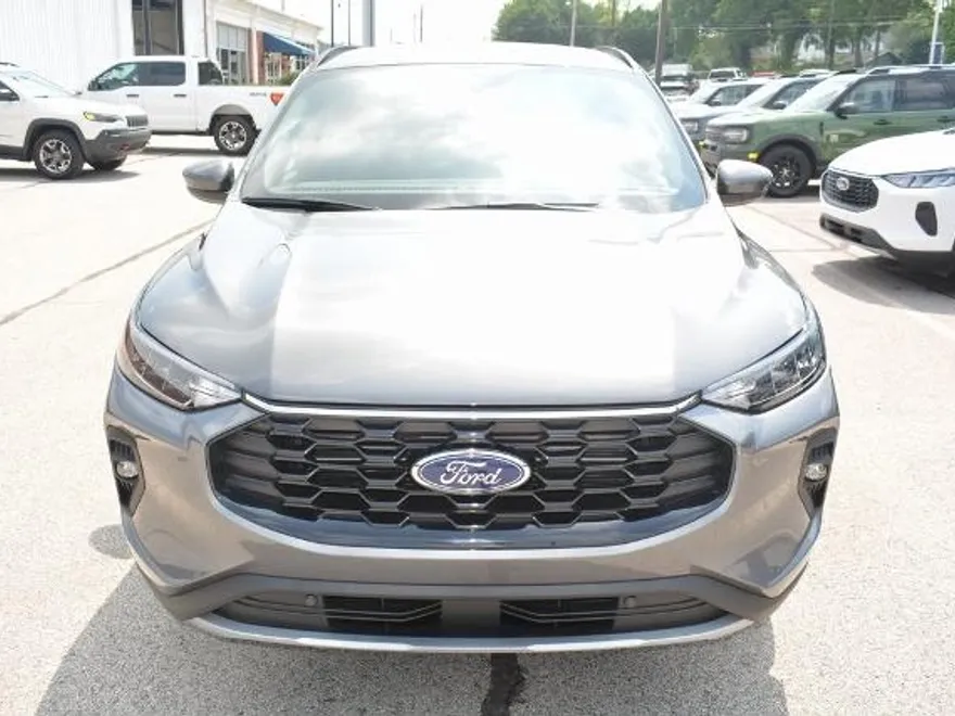 2025 Ford Escape Hybrid ST-Line Select photo 1