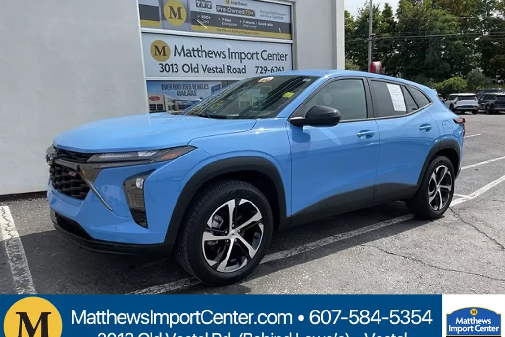 2024 Chevrolet Trax photo 1