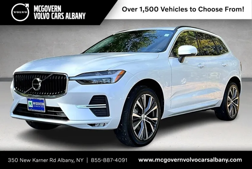 2022 Volvo XC60 B5 Momentum photo 1