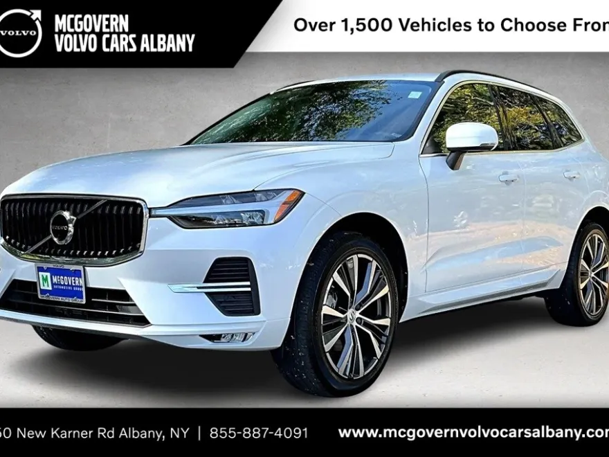 2022 Volvo XC60 B5 Momentum photo 1