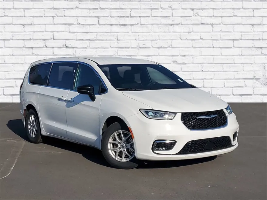 2024 Chrysler Pacifica Touring photo 1