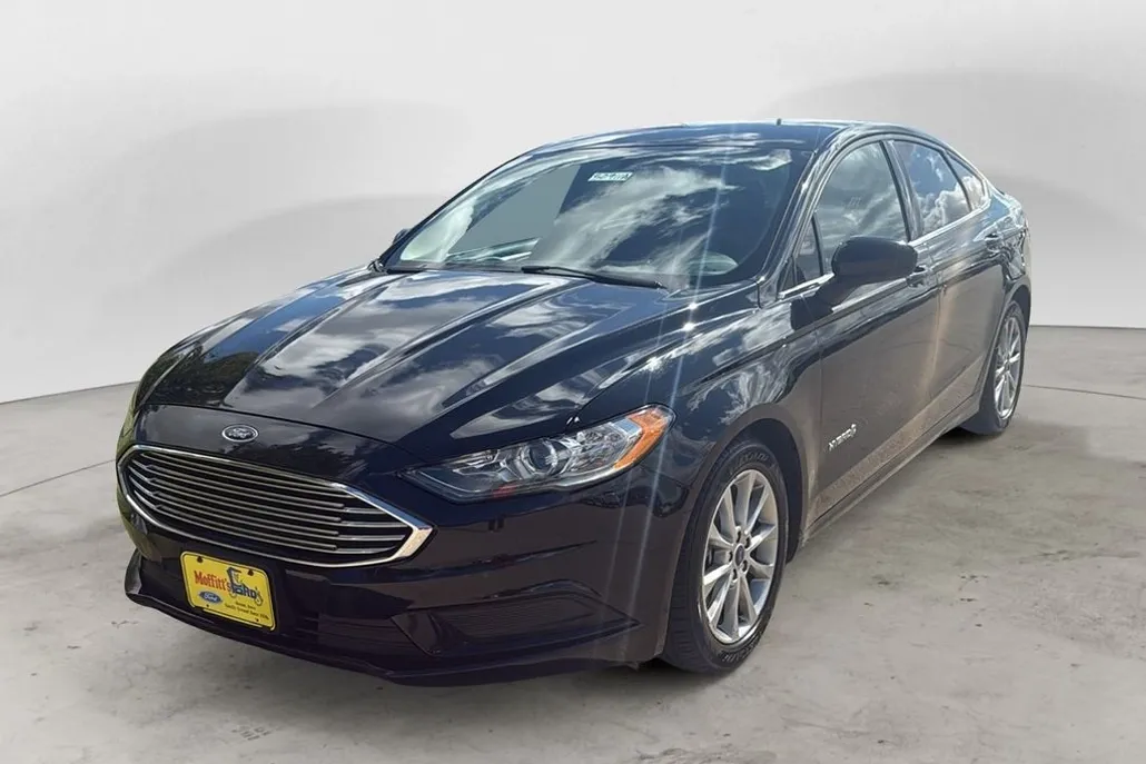 2017 Ford Fusion Hybrid SE photo 1