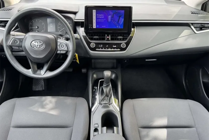 2024 Toyota Corolla LE photo 1