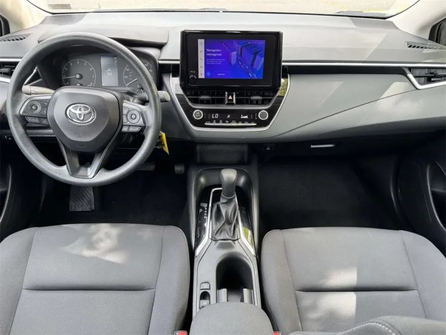2024 Toyota Corolla LE photo 1