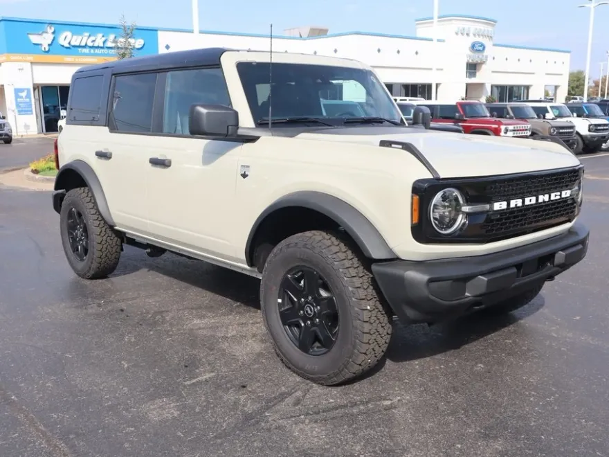 2025 Ford Bronco Big Bend photo 1