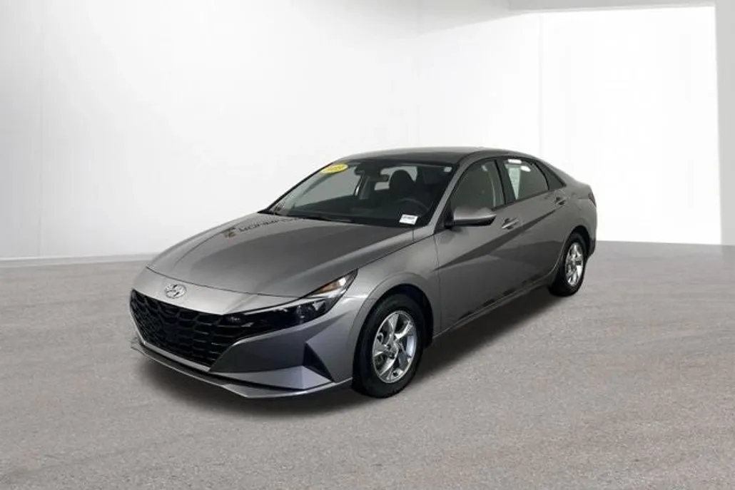 2023 Hyundai Elantra SE photo 1