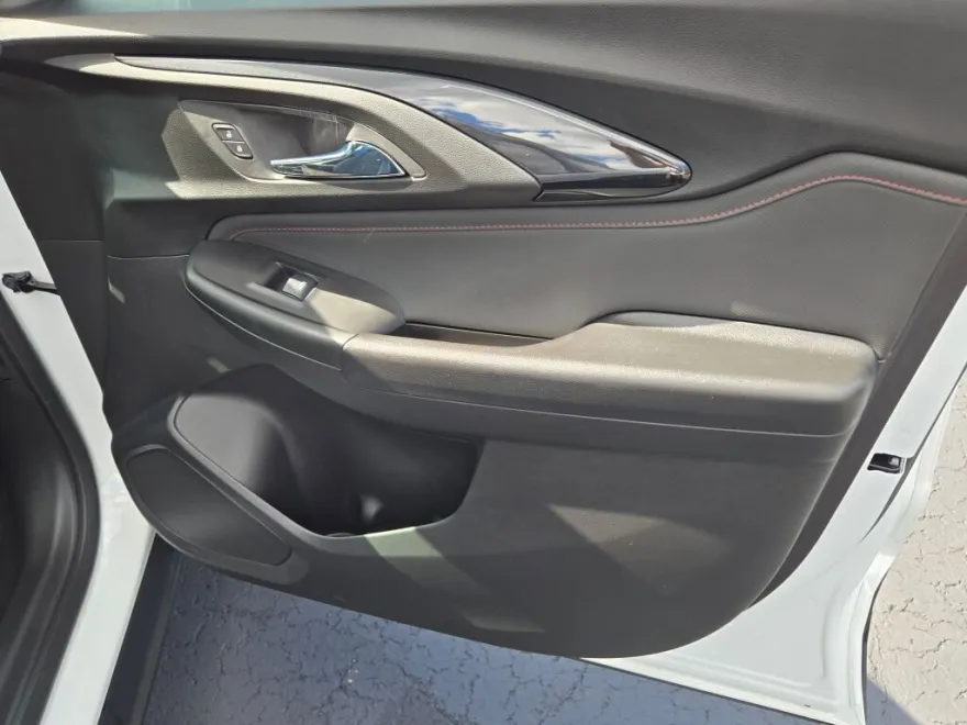 2023 Chevrolet Trailblazer RS photo 1