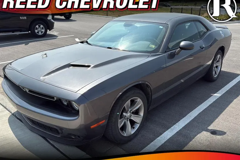2020 Dodge Challenger SXT photo 1