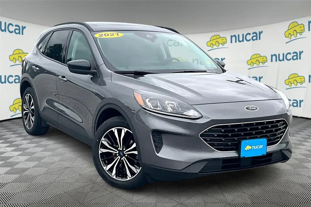 2021 Ford Escape SE photo 1