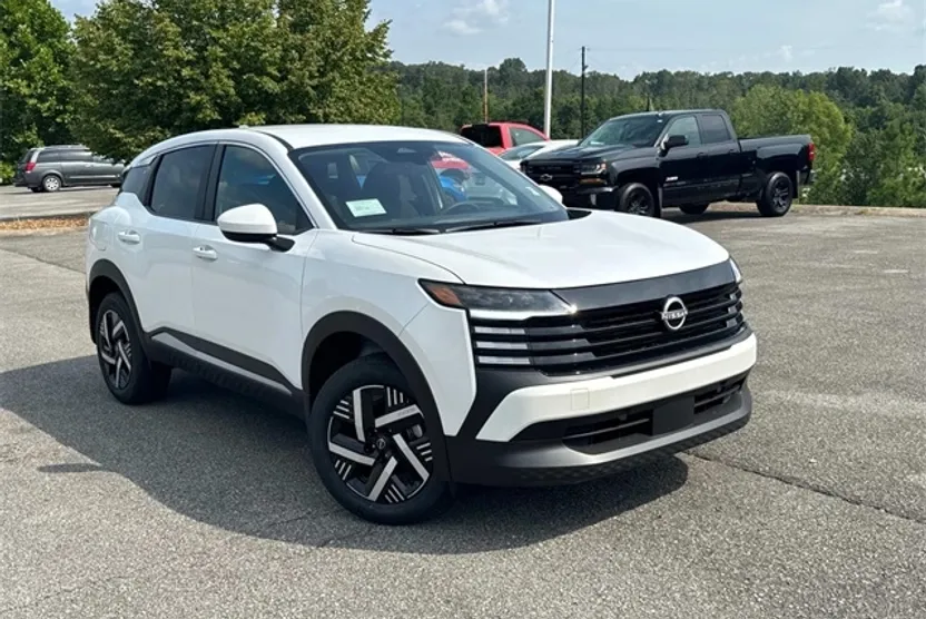2025 Nissan Kicks SV photo 1