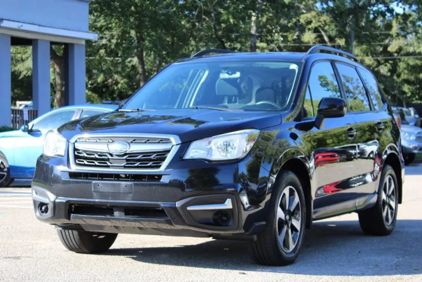 2017 Subaru Forester 2.5i Premium photo 1