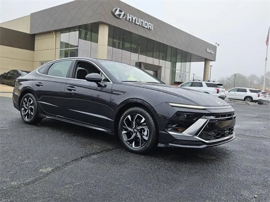2025 Hyundai Sonata SEL photo 1