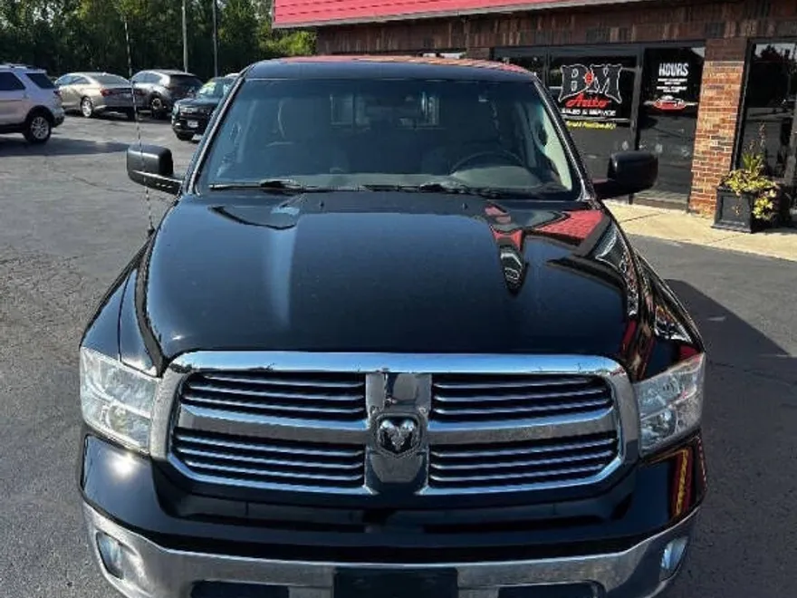 2014 Ram 1500 SLT photo 1