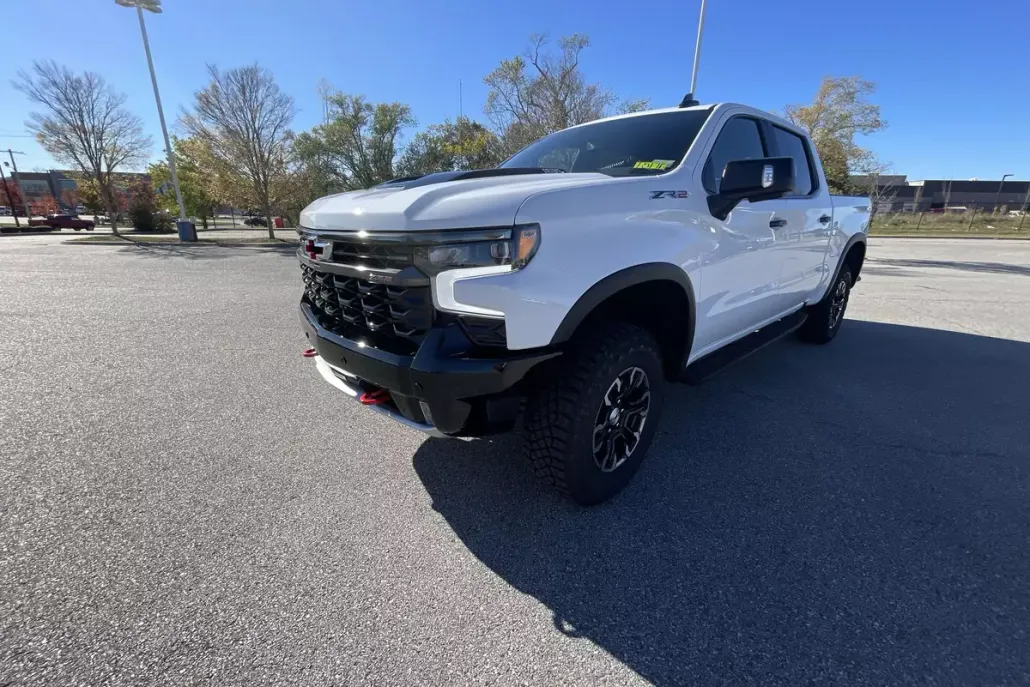 2025 Chevrolet Silverado 1500 ZR2 photo 1