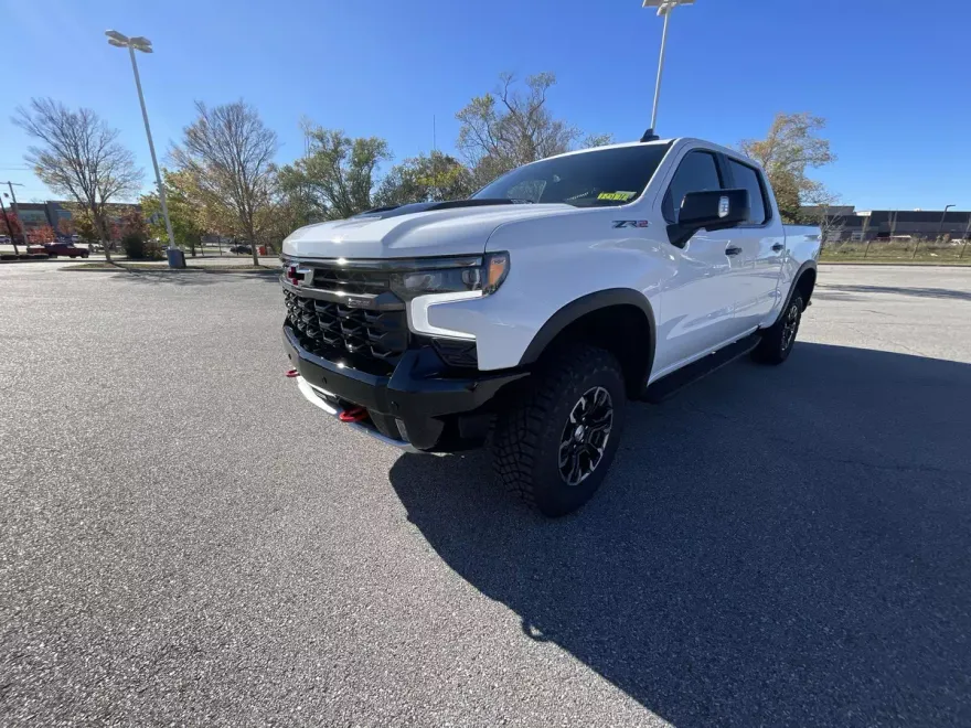 2025 Chevrolet Silverado 1500 ZR2 photo 1