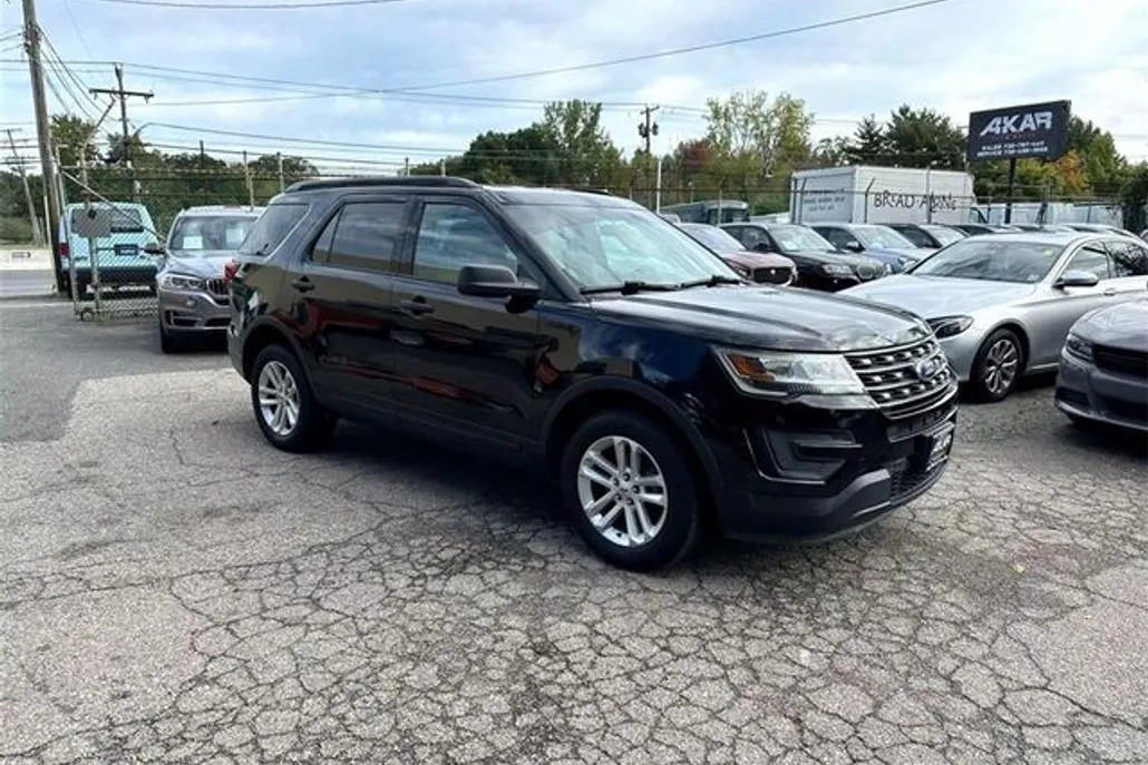 2017 Ford Explorer photo 1