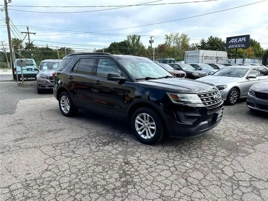 2017 Ford Explorer photo 1