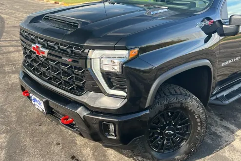 2025 Chevrolet Silverado 2500HD ZR2 photo 3