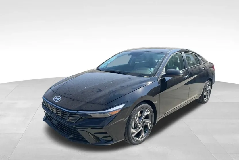 2025 Hyundai Elantra Limited photo 1