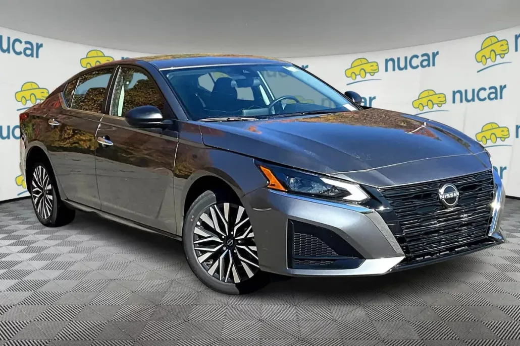 2024 Nissan Altima 2.5 SV photo 1