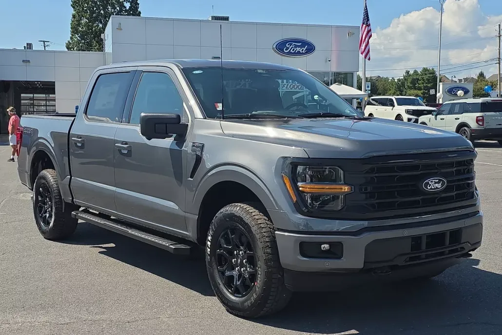 2025 Ford F-150 XLT photo 1