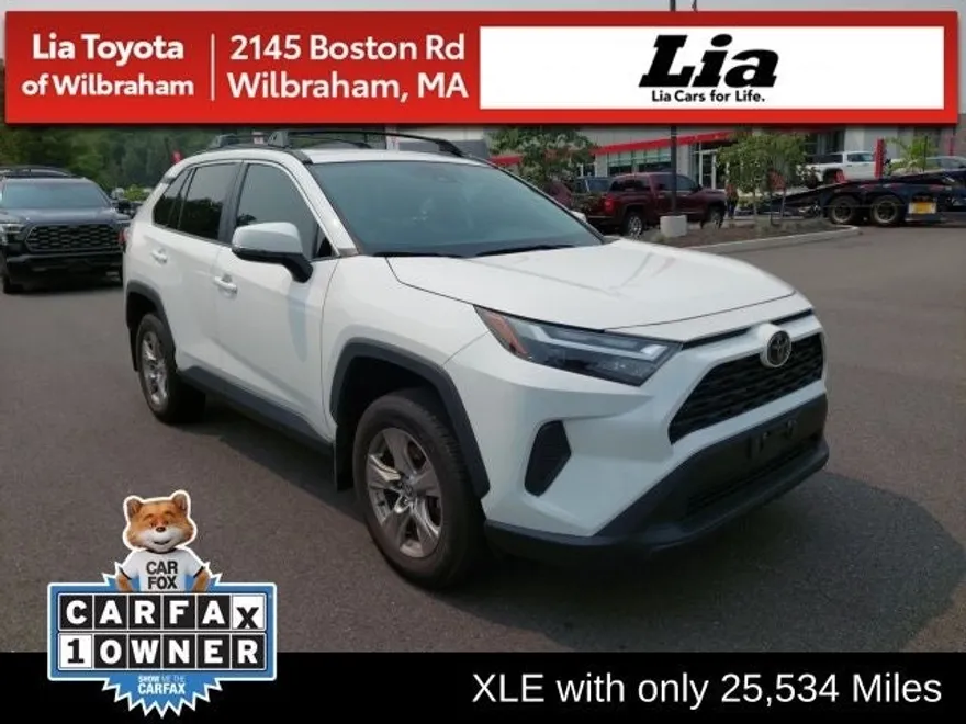 2023 Toyota RAV4 XLE photo 1