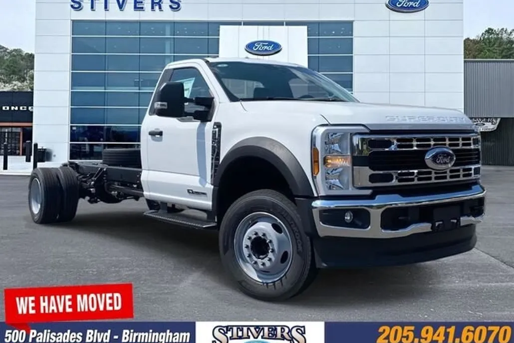 2025 Ford F-600 photo 1