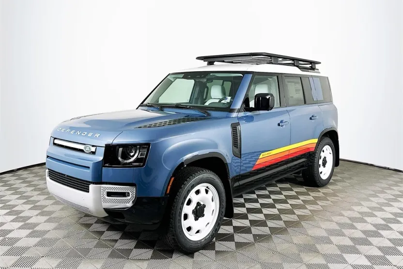 2025 Land Rover Defender 110 S photo 1