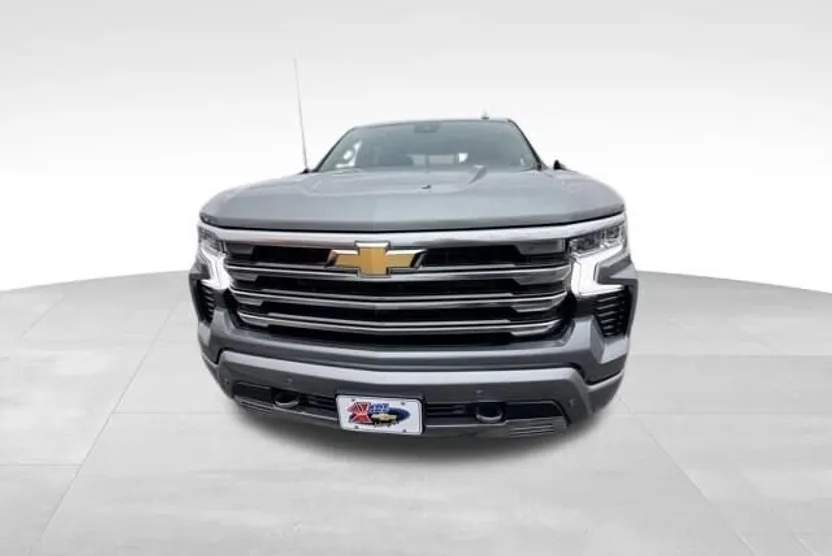 2024 Chevrolet Silverado 1500 High Country photo 1