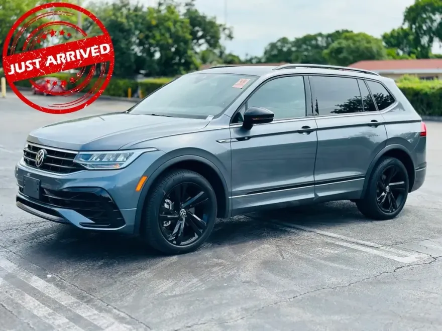 2023 Volkswagen Tiguan SE R-Line Black photo 1
