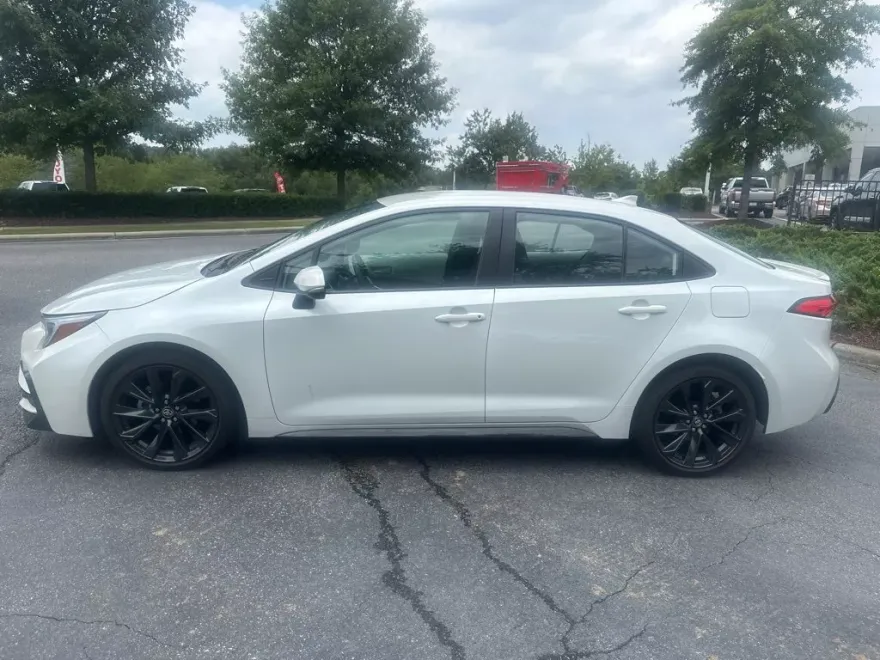 2024 Toyota Corolla SE photo 1