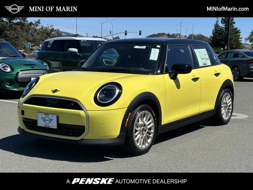 2025 Mini Cooper 4 Door Hardtop Signature photo 1
