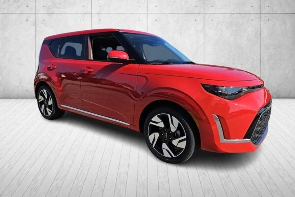 2025 Kia Soul GT-Line photo 1