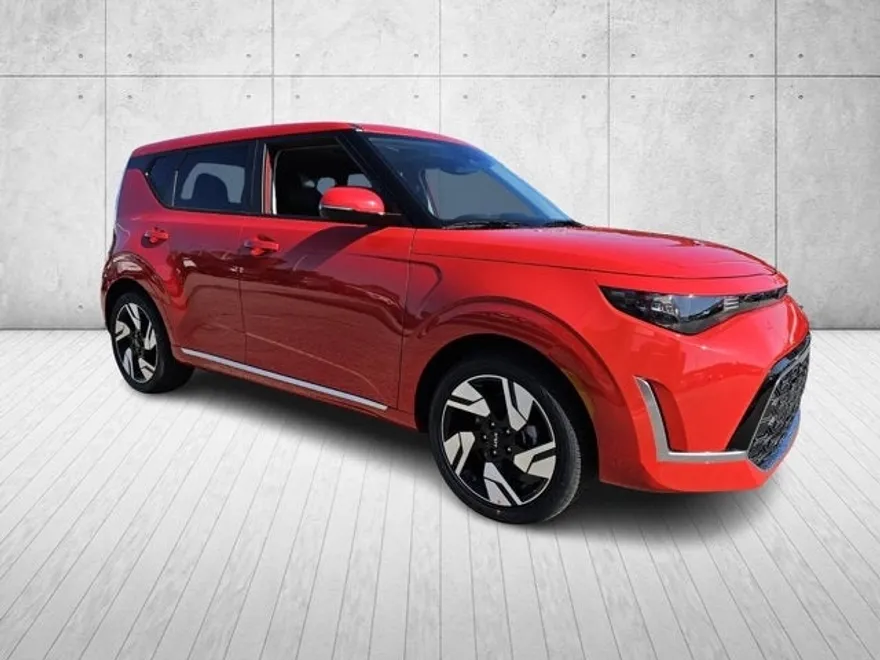 2025 Kia Soul GT-Line photo 1