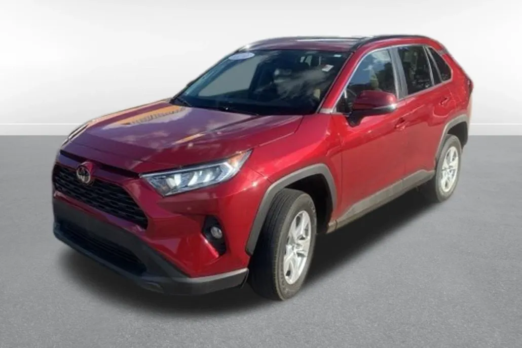 2019 Toyota RAV4 XLE photo 1