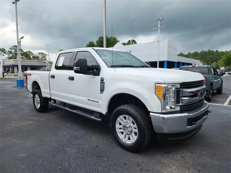 2017 Ford F-250 XLT photo 1