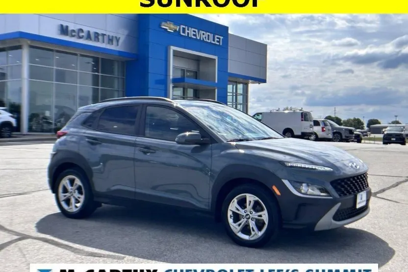 2022 Hyundai Kona SEL photo 1