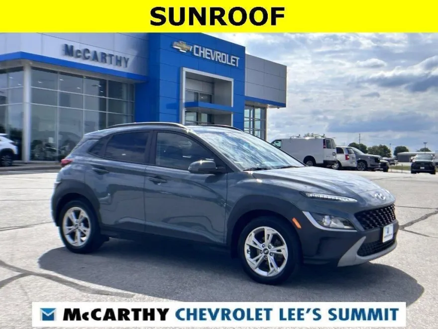 2022 Hyundai Kona SEL photo 1
