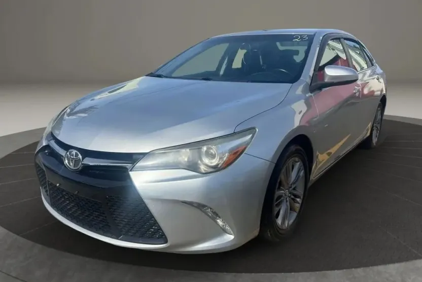 2016 Toyota Camry photo 1