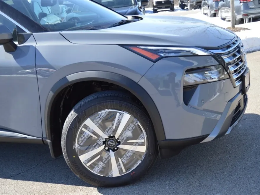 2025 Nissan Rogue SL photo 1