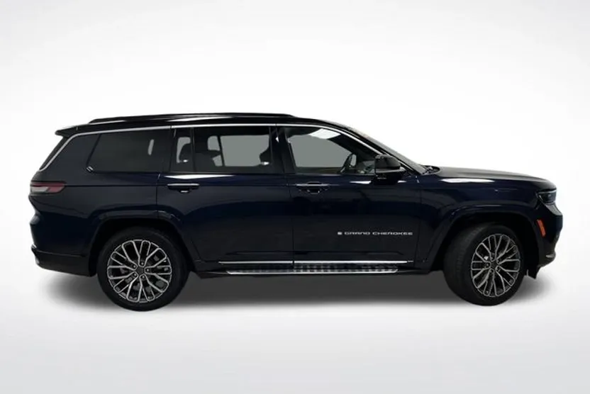 2024 Jeep Grand Cherokee L Summit photo 1