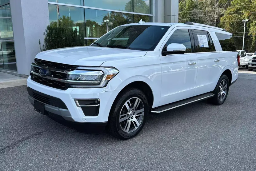 2023 Ford Expedition MAX Limited photo 1