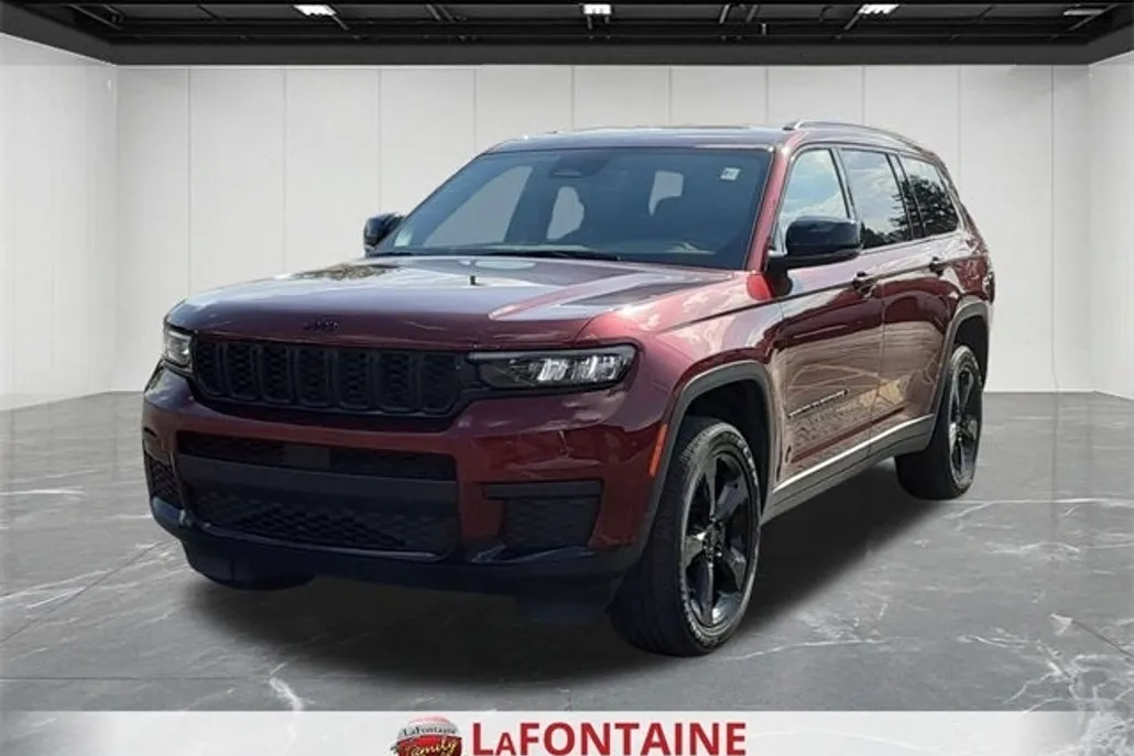 2023 Jeep Cherokee Altitude photo 1