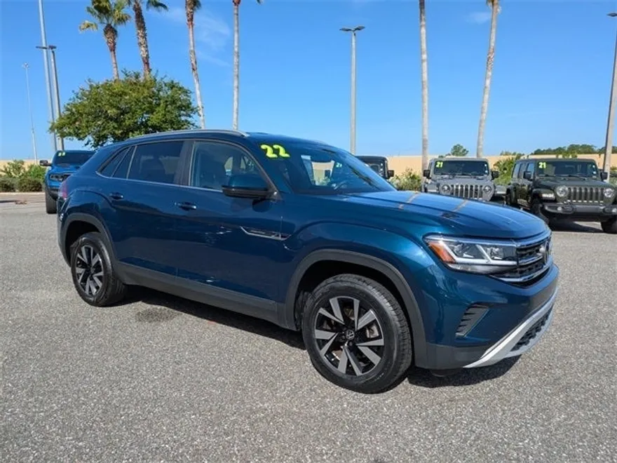 2022 Volkswagen Atlas Cross Sport SE photo 1