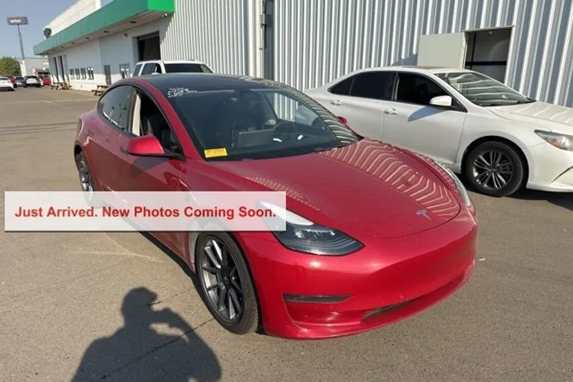 2021 Tesla Model 3 Standard Range Plus photo 1