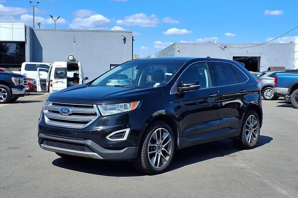 2016 Ford Edge Titanium photo 1
