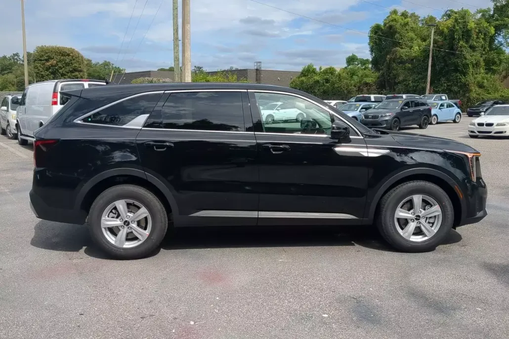 2026 Kia Sorento LX photo 1