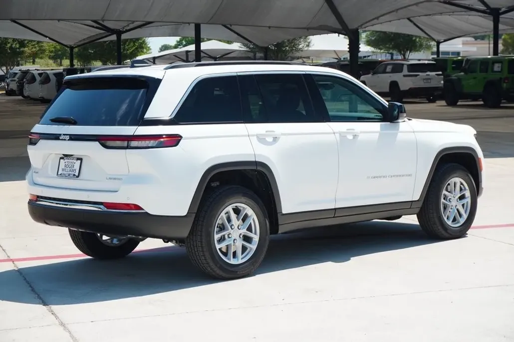 2025 Jeep Grand Cherokee Laredo X photo 1