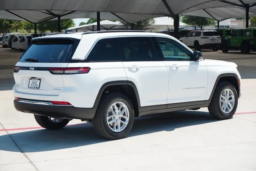 2025 Jeep Grand Cherokee Laredo X photo 1