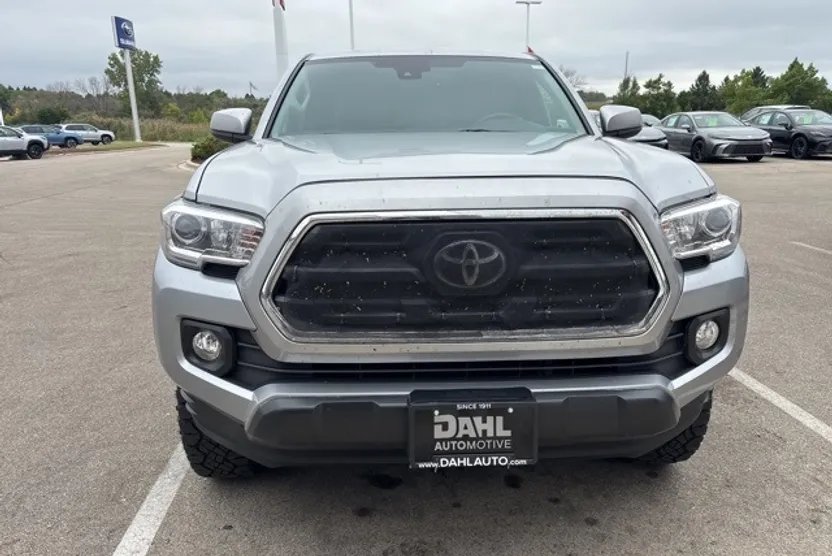2018 Toyota Tacoma SR5 TRD Sport photo 1